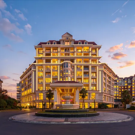 Tengchong East Lake Thermal Spa Hotel