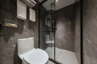 Fenghuang Ancient City · Jiangshang Xingmian Haven | 180° View Aesthetic Stay (Nanhua Bridge) - gimnasio