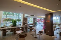Four Seasons Hotel - breakfast