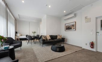 Southwark Hotel & Apartments - Housity