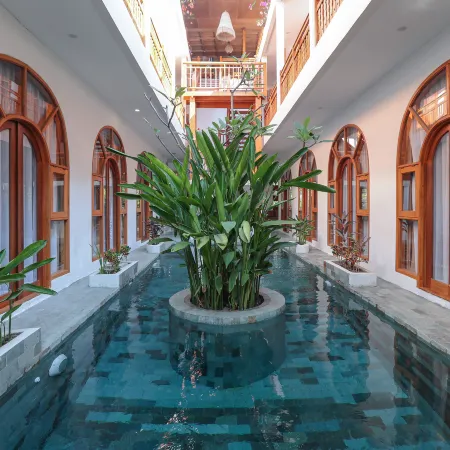 YULAMAN Hotel