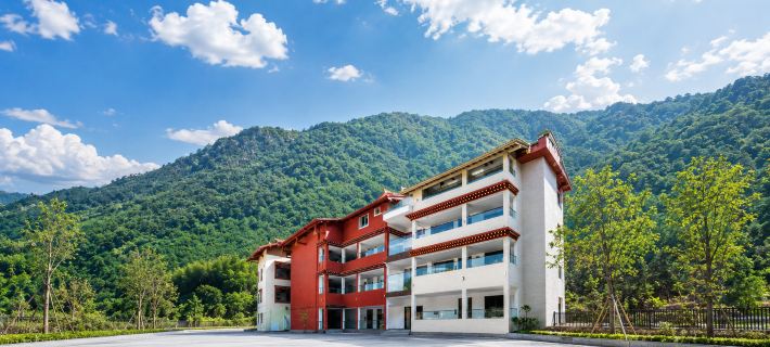 Qianshan·guiyue Smarthomestay(JiuzhaiQianguqingBranch) Hotels in Jiuzhaigou