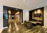 Modern Black 1BR Pool View w/ Netflix | Shore Pasay Near Mall of Asia - spa