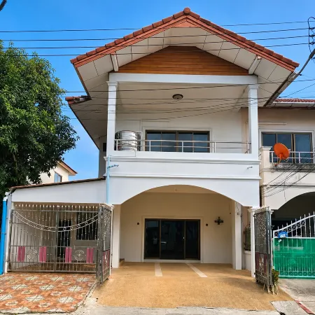 COZY HOMETOWN | near Kim Yong & Lee Garden
