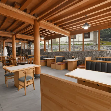 Yubeng Valley Snowland Auspicious Inn