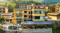 Banshan Banshui Homestay - พร้อมระเบียง