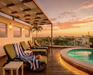 Mayalun Beachside Apartments - Rooftop Pools