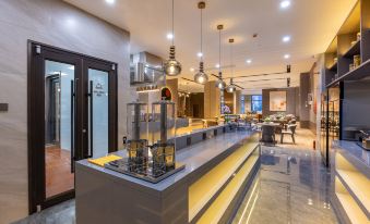 CHEERMAY Hotel (Longnan High-Speed Railway Station Wanda Plaza)