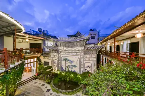 โรงแรมแฟชั่น จินเจียง อินน์ (เมืองโบราณเหว่ยซาน)