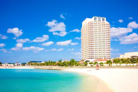 The Beach Tower Okinawa Отели рядом с достопримечательностью «Американская деревня»