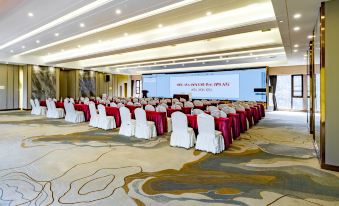 Vienna International Hotel (Duyun Qinhan Film and Television City Green Expo Park)