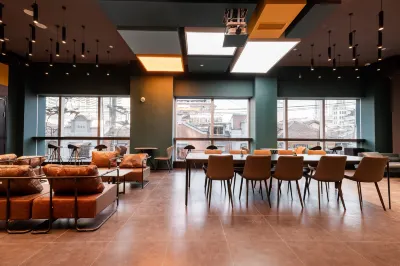 Dayin International Youth Hostel（East Nanjing Road & The Bund） Народная площадь: отели