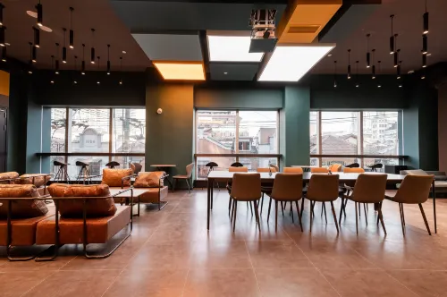 Dayin International Youth Hostel（East Nanjing Road & The Bund） - Hostels