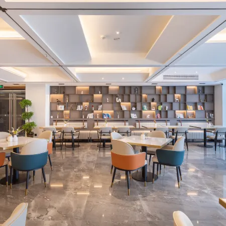 Hefei Feidong High Speed Rail Station Atour Hotel