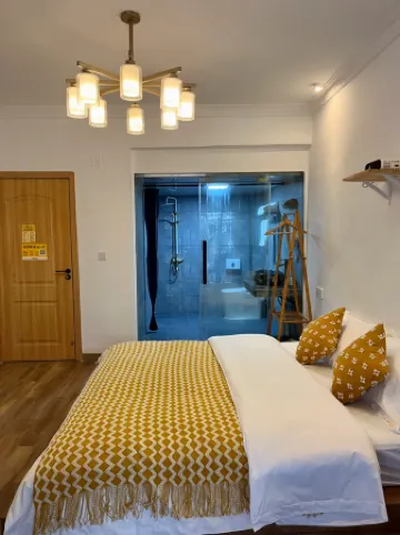 Phoenix Moonlight View Inn Отели рядом с достопримечательностью «Temple of the Queen of Heaven»