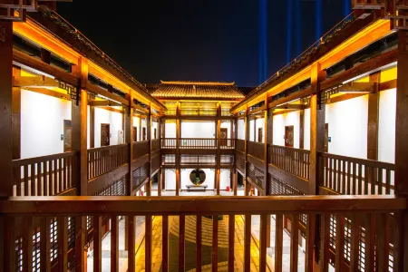 Yunyang Tongquege Inn Отели рядом с достопримечательностью «Zhang Fei Temple»