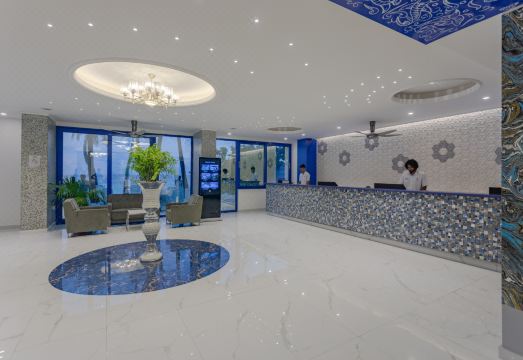 2. 카니 팜 비치..