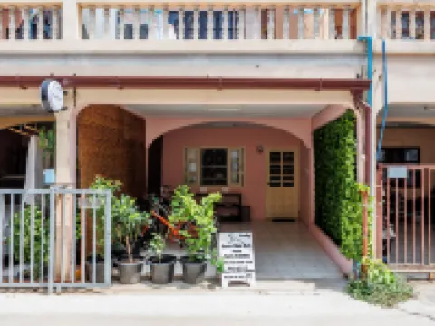 Baan Mee Suk Ayutthaya Hotels near Ayutthaya Royal Palace