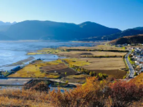 Shangri-La Banshan Tanye Manor Hoteles cerca de Napahai Tourism Area Dala Scenic Spot