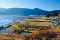 Shangri-La Banshan Tanye Manor Hotels near Songzanlin Scenic Spot