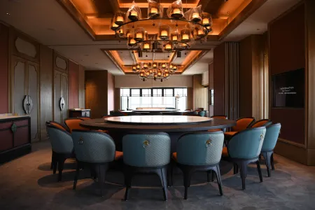 Swisstouches Spa Resort, Taibai Mountain Отели рядом с достопримечательностью «Eye of Mount Taibai»