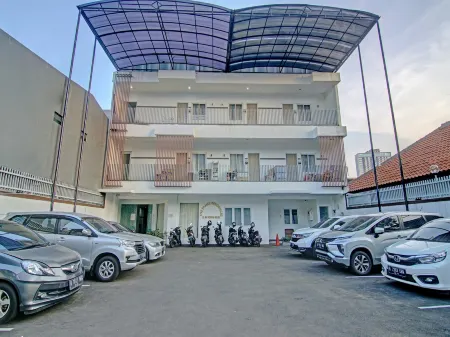 Family Residence Mitra RedDoorz