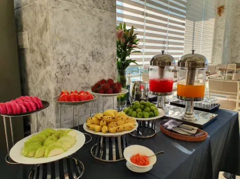 The Gold Coast Hotel Nha Trang Отели рядом с достопримечательностью «Лонг Шон»