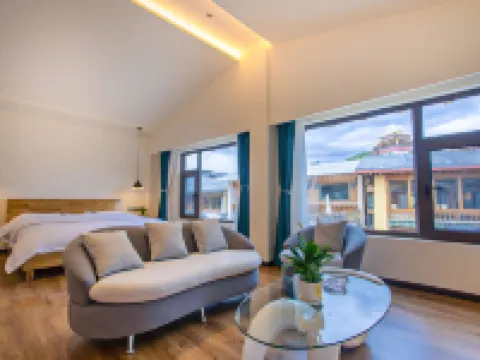 Shangri-La Banxia Time Homestay (Dukezong Ancient City Branch) Hotels in Shangri-La