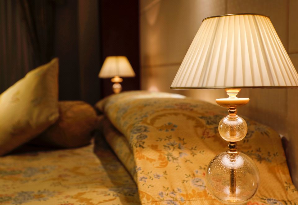 3. 프리미어 호텔 ..