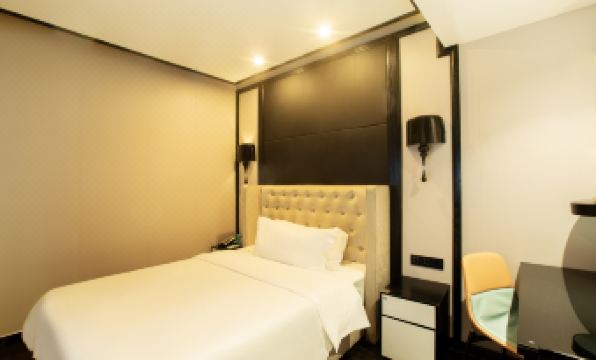 Xana Hotelle (Shenzhen Convention and Exhibition Center Gangxia Metro Station)