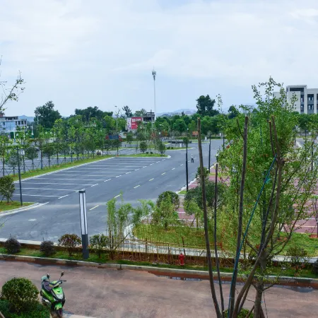 Xiajiang Yulushan International Hotel