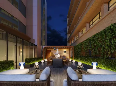 FUNGEE S Hotel, Wuyi Square, Furong Square Station, Changsha Отели рядом с достопримечательностью «Hunan Network Engineering Vocational College»