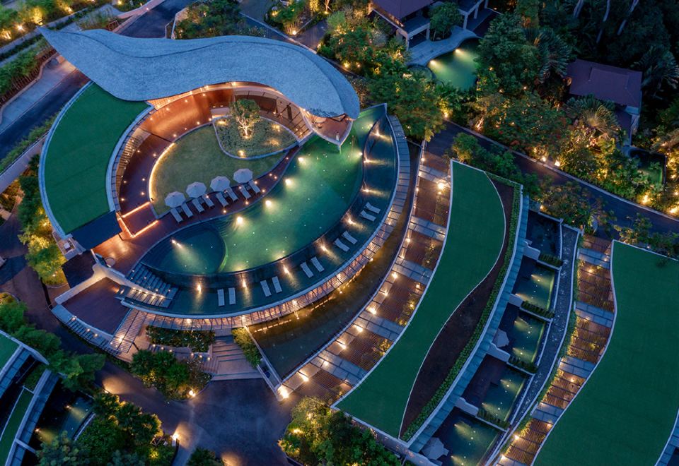 노쿠 푸켓의 모던한 객실 인테리어