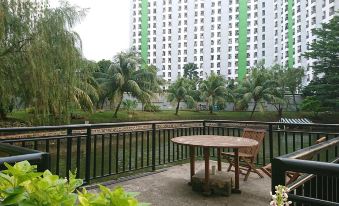 Apartment Green Lake View Ciputat by Celebrity Room