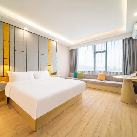 Greis Hotel (Yichun Economic Development Zone Baoli Market Branch)