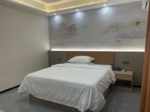 Wanzai Mengying Light Luxury Hotel (Industrial Park)