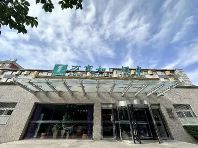 Rooy Hotel (Beijing Bajiao Amusement Park) Hotels near Banyue Popular Science Park