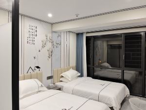 Wuchuan Yuansen Fashion Hotel