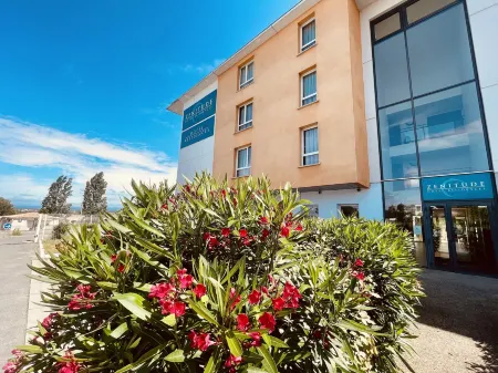 Comfort Aparthotel Carcassonne Отели рядом с достопримечательностью «Castle Auzias»