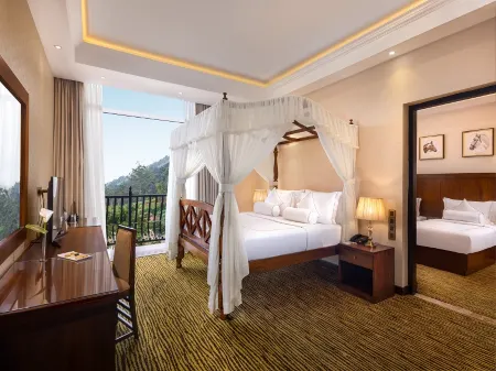 The Golden Ridge Hotel