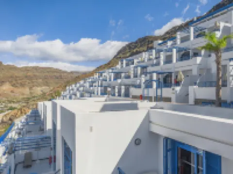 Club Cala Blanca Hotels in Comarca Sur