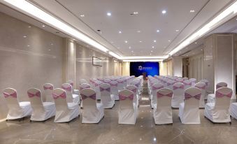 Home Inn Four Seasons Hotel (Huizhou Boluo Shiwan Yanjiang Road)