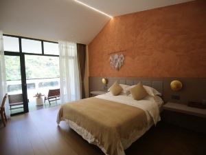 Nujiang Chuiyantai Homestay