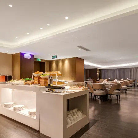 Ace Platinum Moon Hotel (Hanzhong East Street Guhantai Branch)
