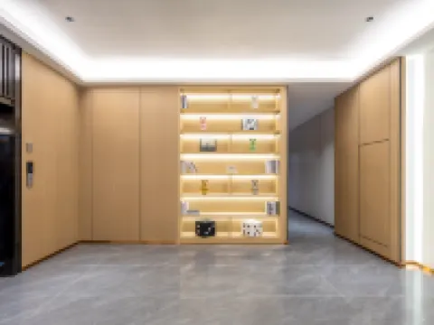 Yuezhi Hotel (Lingao Fuluo Plaza) Hotels in Lingao