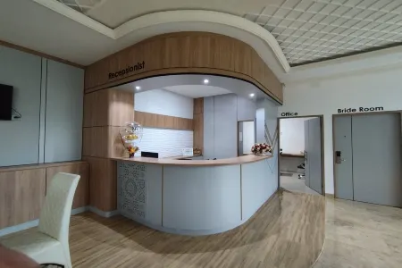 Maulidia Hotel Syariah & Convention Center Отели рядом с достопримечательностью «Alun - Alun Gubernuran Jambi»