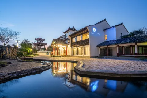 Kaiyuan Yiju Holiday Manor (Haining Yanguan Guanchao Resort Park)