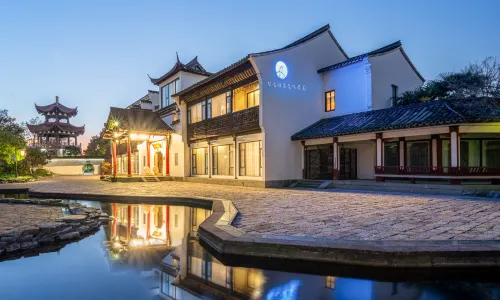 Kaiyuan Yiju Holiday Manor (Haining Yanguan Guanchao Resort Park)
