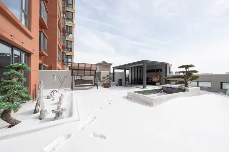 World Hotel (Kaifeng Lankao Chezhan Road Hualiancheng Shopping Plaza) Отели рядом со станцией Lankao Railway Station