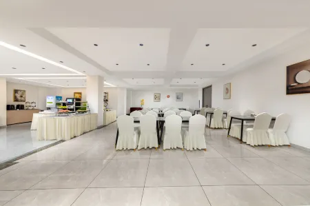 Da Guan Hotel (Dali Erhai Park High-speed Railway Station Branch) Отели рядом с достопримечательностью «Southwest University of Science and Technology»